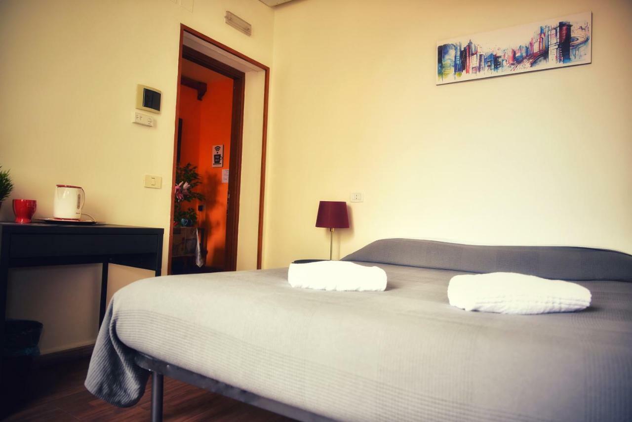 Holiday Rooms ฟลอเรนซ์ ภายนอก รูปภาพ